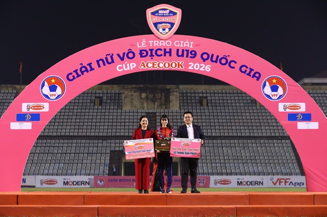 Phong Ph&uacute; H&agrave; Nam v&ocirc; địch U.19 nữ quốc gia, đội TP.HCM bị ngược d&ograve;ng trận cuối- Ảnh 5.