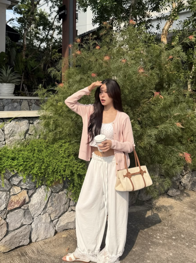 Áo cardigan mềm mại, món đồ 'chân ái' cho tiết trời xuân se lạnh- Ảnh 4.