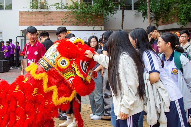 Tết 'ấm' từ nh&agrave; trường- Ảnh 3.