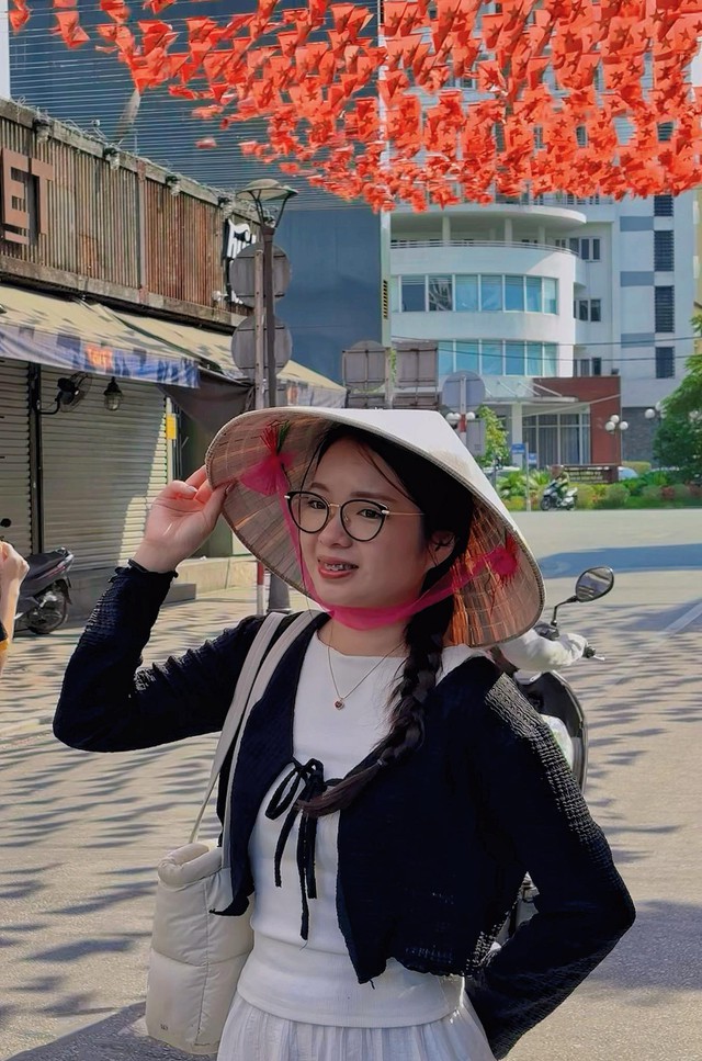 Cụ &ocirc;ng 91 tuổi chuẩn bị qu&agrave; tết đầy &yacute; nghĩa cho ch&aacute;u ngọai tại TP . HCM - Ảnh 3.