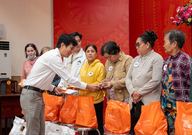Gần 1 tỉ đồng chăm lo tết cho người d&acirc;n Đồng Nai- Ảnh 4.