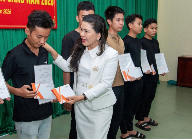 Gần 1 tỉ đồng chăm lo tết cho người d&acirc;n Đồng Nai- Ảnh 1.