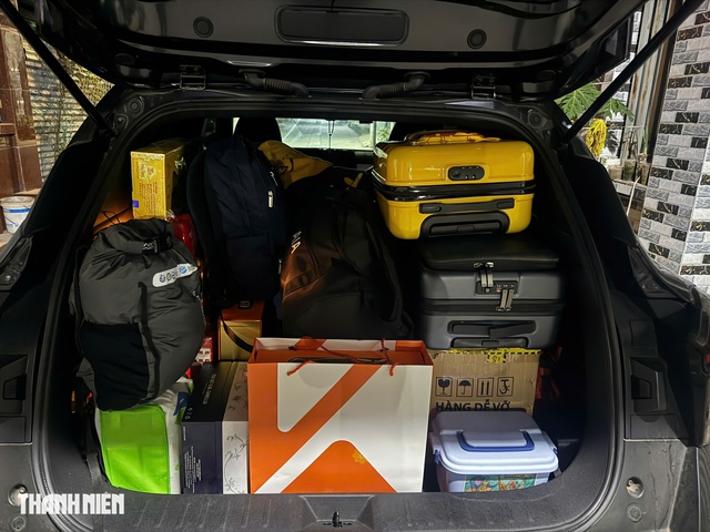 Mất thời gian, vất vả nhưng sao nhiều người vẫn chọn l&aacute;i xe về qu&ecirc; dịp Tết? - Ảnh 3.