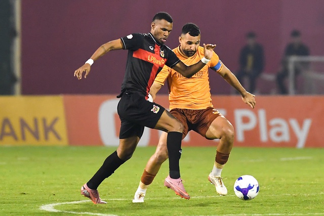 HAGL khiến V-League ngỡ ng&agrave;ng: 'B&oacute; đũa' kh&oacute; bẻ, thăng hoa tột độ nhờ...- Ảnh 1.