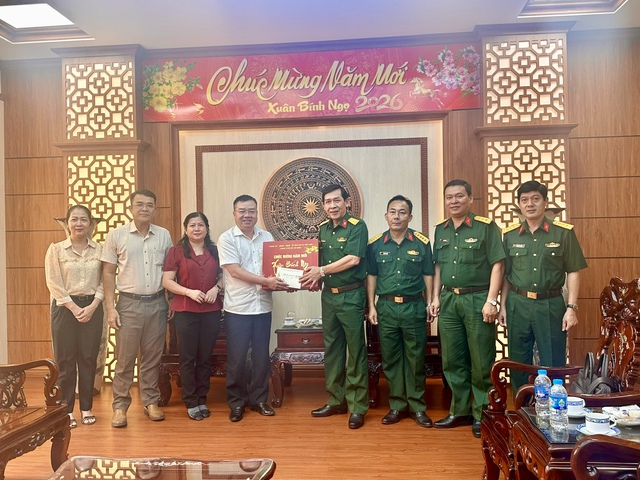 L&atilde;nh đạo TP.HCM thăm, ch&uacute;c tết c&aacute;c trung t&acirc;m chăm s&oacute;c trẻ em đặc biệt - Ảnh 5.