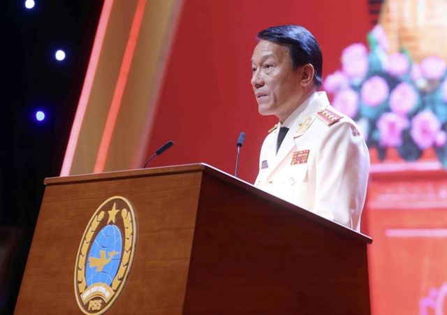 Tổng B&iacute; thư T&ocirc; L&acirc;m trao tặng Hu&acirc;n chương Hồ Ch&iacute; Minh cho lực lượng t&igrave;nh b&aacute;o CAND- Ảnh 3.