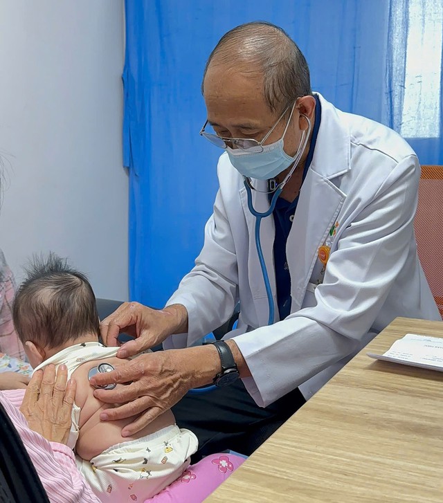 PGS-TS-BS B&ugrave;i Quốc Thắng v&agrave; h&agrave;nh tr&igrave;nh bỏ phố thị về Long An 'giữ nhịp thở' cho trẻ- Ảnh 4.