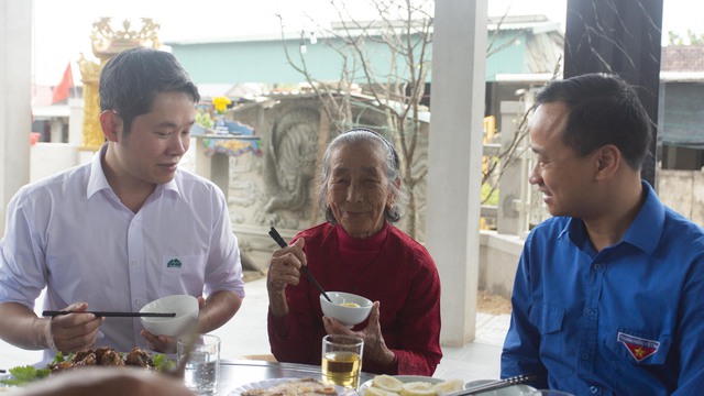 Bữa cơm tất ni&ecirc;n đầm ấm c&ugrave;ng Mẹ Việt Nam anh h&ugrave;ng- Ảnh 5.