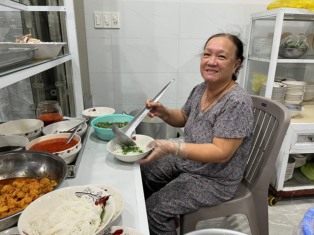 Hương vị qu&ecirc; hương: Về An Giang ăn b&uacute;n c&aacute; - Ảnh 3.