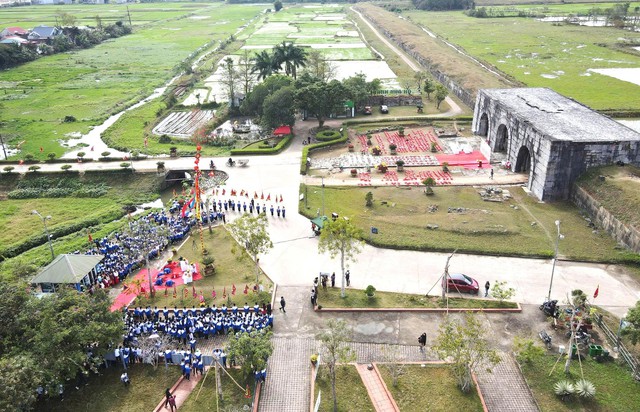 Thượng n&ecirc;u đ&oacute;n tết ở Th&agrave;nh nh&agrave; Hồ- Ảnh 2.