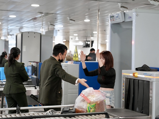 Những cuộc đấu tr&iacute; nơi cửa ng&otilde; T&acirc;n Sơn Nhất- Ảnh 3.