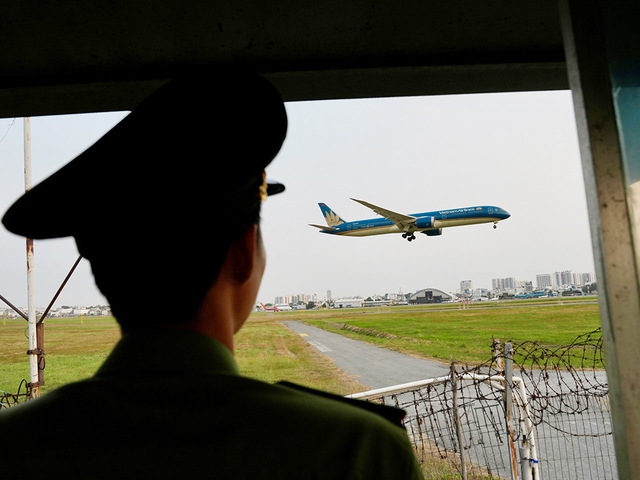 Những cuộc đấu tr&iacute; nơi cửa ng&otilde; T&acirc;n Sơn Nhất- Ảnh 5.