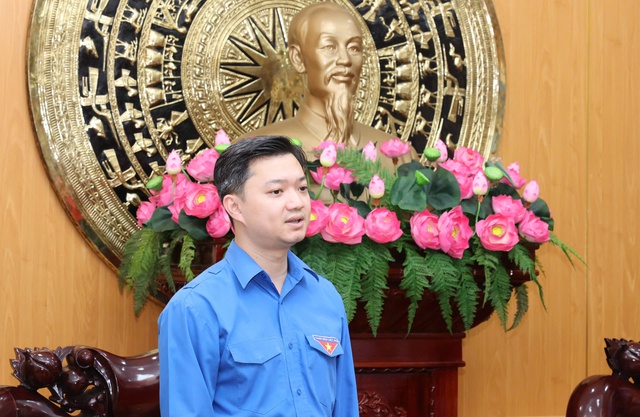 Tự h&agrave;o về sự hy sinh thầm lặng của c&aacute;c chiến sĩ nơi đầu s&oacute;ng ngọn gi&oacute;- Ảnh 2.