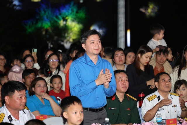 Tự h&agrave;o về sự hy sinh thầm lặng của c&aacute;c chiến sĩ nơi đầu s&oacute;ng ngọn gi&oacute;- Ảnh 5.