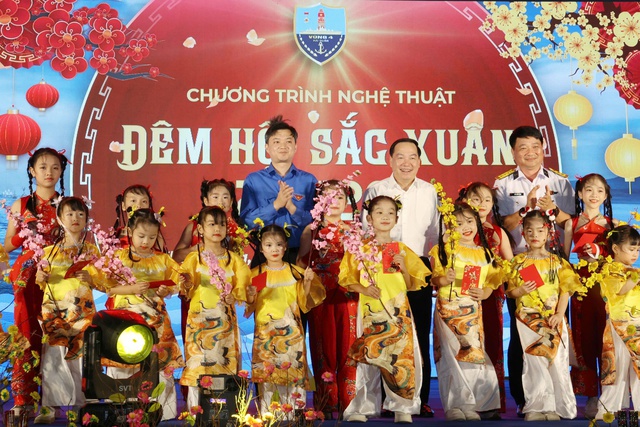 Tự h&agrave;o về sự hy sinh thầm lặng của c&aacute;c chiến sĩ nơi đầu s&oacute;ng ngọn gi&oacute;- Ảnh 7.