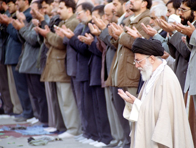 Hồ sơ quyền lực của l&atilde;nh tụ tối cao Iran Ali Khamenei v&agrave; ảnh hưởng của Israel - Ảnh 3.