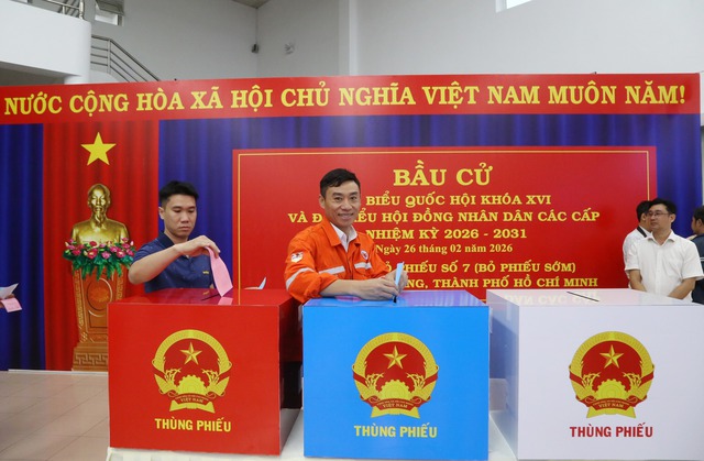 Gen Z thực hiện quyền c&ocirc;ng d&acirc;n: H&agrave;nh tr&igrave;nh trưởng th&agrave;nh từ l&aacute; phiếu - Ảnh 1.