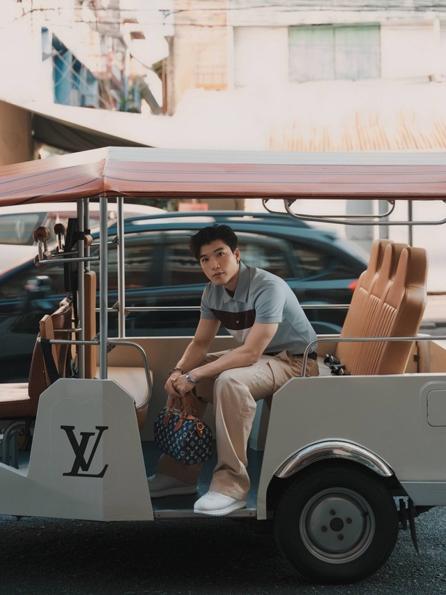 HIEUTHUHAI 'lột x&aacute;c' với h&igrave;nh ảnh tổng t&agrave;i  - Ảnh 2.