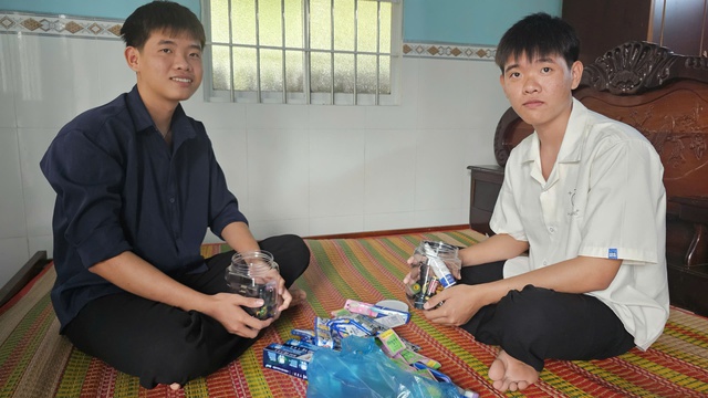 Những anh em song sinh tình nguyện nhập ngũ - Ảnh 4.