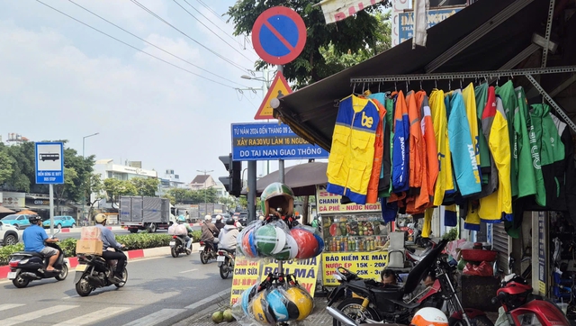 Mua về mặc có phạm luật?- Ảnh 6. Mua về mặc có phạm luật?- Ảnh 6.