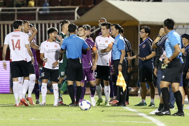 Tiến Linh tịt ngòi trước đội bóng cũ, CLB CA TP.HCM thua trận thứ 2 liên tiếp- Ảnh 2.