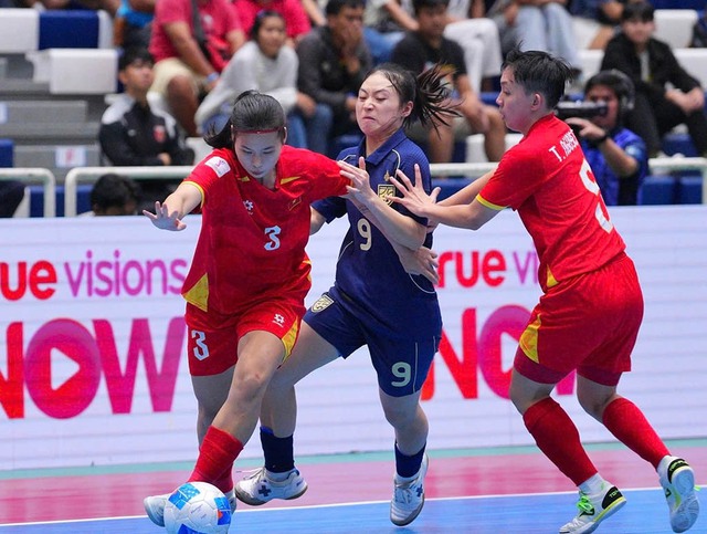 Lịch thi đấu tranh HCĐ Đông Nam Á hôm nay: Bài kiểm tra quan trọng cho futsal nữ Việt Nam- Ảnh 1. Lịch thi đấu tranh HCĐ Đông Nam Á hôm nay: Bài kiểm tra quan trọng cho futsal nữ Việt Nam- Ảnh 1.