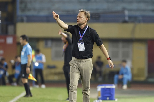 CLB CAHN thăng hoa, thầy Kim càng tự tin đội tuyển Việt Nam sẽ đánh bại Malaysia- Ảnh 3. CLB CAHN thăng hoa, thầy Kim càng tự tin đội tuyển Việt Nam sẽ đánh bại Malaysia- Ảnh 3.