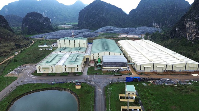 Khốn khổ sống cạnh bãi rác Đông Nam - Ảnh 3.