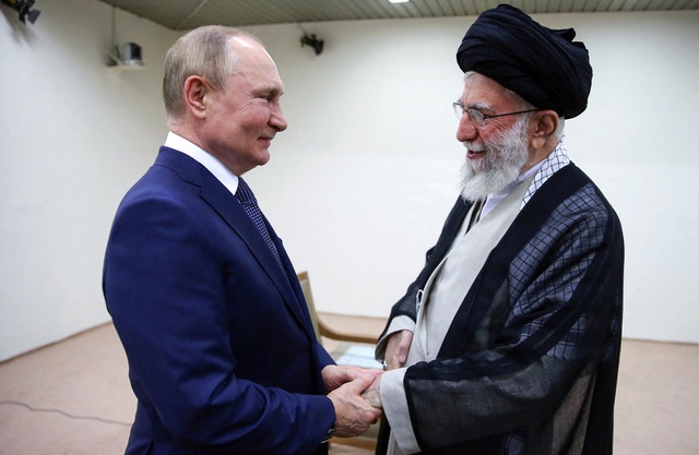 Putin b&agrave;y tỏ chia buồn về c&aacute;i chết của L&atilde;nh tụ tối cao Iran Ali Khamenei - Ảnh 1.