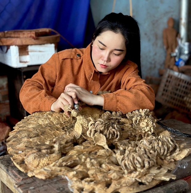 Hotgirl ở Đ&agrave; Nẵng 'độc chiếm ng&ocirc;i vị', l&agrave;m c&aacute;i nghề thường kh&ocirc;ng d&agrave;nh cho nữ - Ảnh 2.