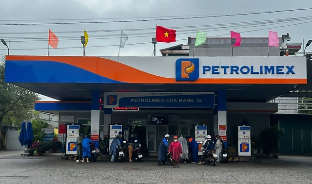 Sở C&ocirc;ng thương TP . Huế v&agrave;o cuộc xử l&yacute; trạm xăng dầu găm h&agrave;ng năm 2026 - Ảnh 2.