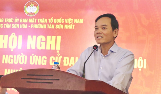 B&iacute; thư Th&agrave;nh ủy TP.HCM: Taxi, xe c&ocirc;ng nghệ quanh T&acirc;n Sơn Nhất cũng phải mưu sinh - Ảnh 2.