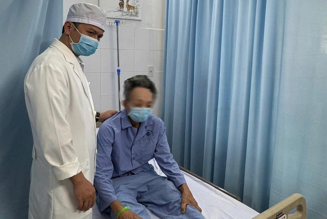 Đau khớp h&aacute;ng nhiều năm, đi kh&aacute;m ph&aacute;t hiện bị hoại tử xương cả hai b&ecirc;n đ&ugrave;i - Ảnh 3.