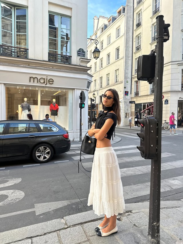 Thoải mái nhưng vẫn thanh lịch cùng bản phối giày và váy dài- Ảnh 5.