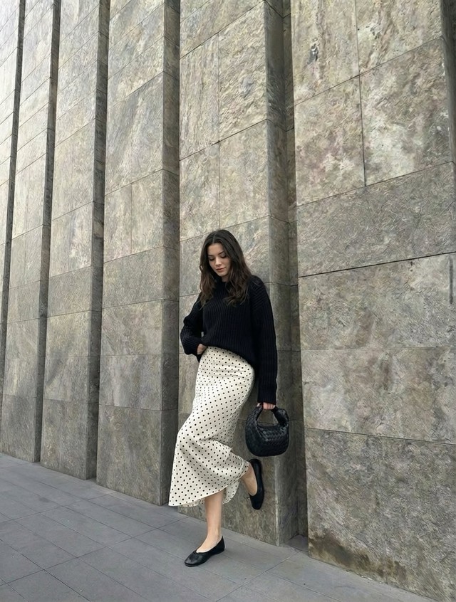 Thoải mái nhưng vẫn thanh lịch cùng bản phối giày và váy dài- Ảnh 8.