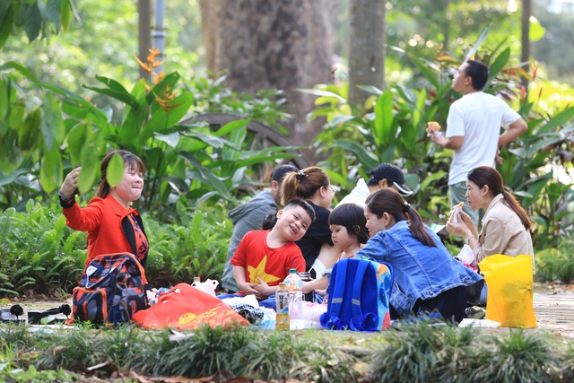 C&oacute; n&ecirc;n 'nối' kỳ nghỉ Giỗ tổ với 30.4 - 1.5 để nghỉ liền 9 ng&agrave;y? - Ảnh 1.