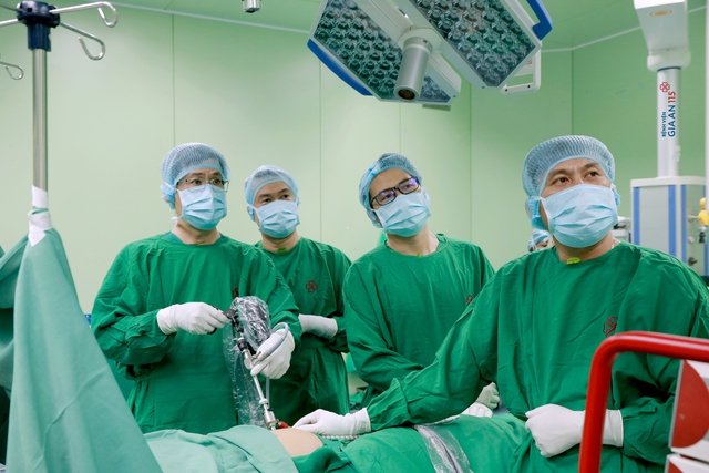 Chạy đua thời gian cứu nam thanh ni&ecirc;n vi&ecirc;m ruột thừa cấp tr&ecirc;n nền Thalassemia thể nặng - Ảnh 1.