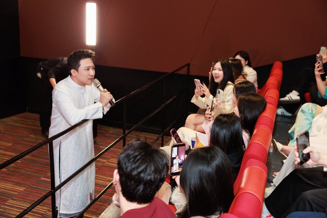 Phim tết của Trấn Th&agrave;nh đ&oacute;n tin vui d&ugrave; bị 'vượt mặt' - Ảnh 1.