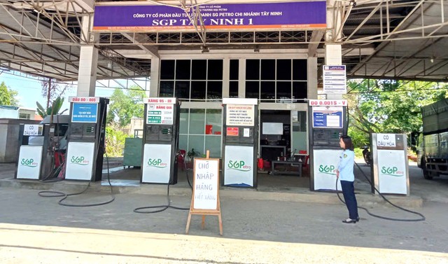 Quản l&yacute; thị trường T&acirc;y Ninh th&ocirc;ng tin về nguy&ecirc;n nh&acirc;n nhiều c&acirc;y xăng đ&oacute;ng cửa - Ảnh 1.