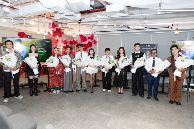 L&ecirc; Phương chồng chuyện đ&oacute;ng cảnh n&oacute;ng với Quốc Huy - Ảnh 1.