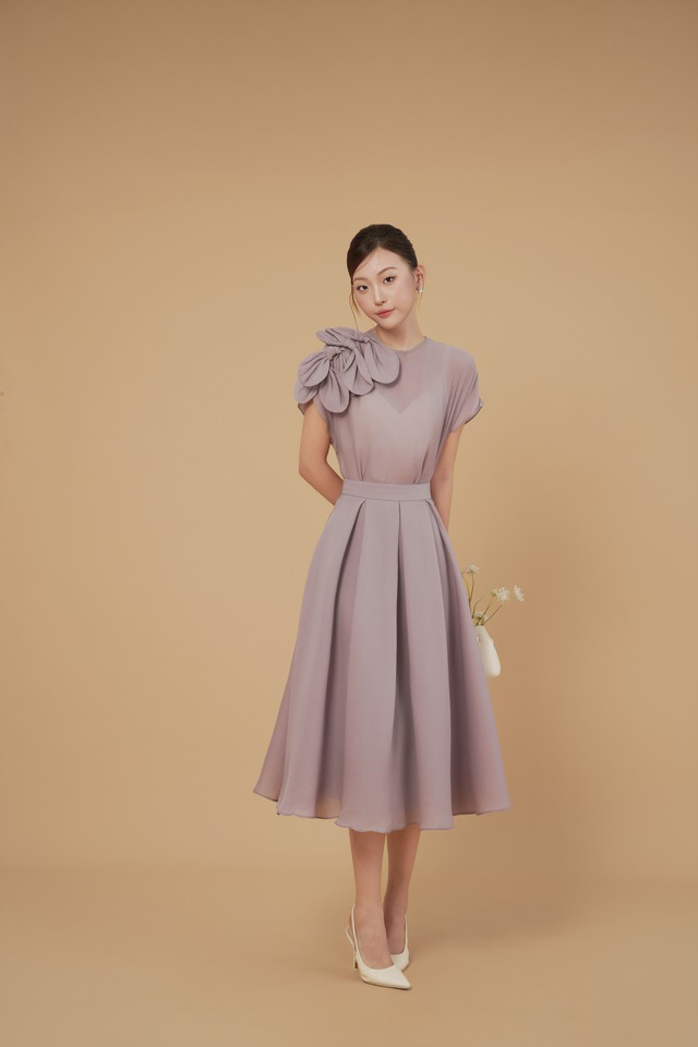 Hóa nàng thơ cùng váy đính hoa 3D đầy sức sống- Ảnh 3.