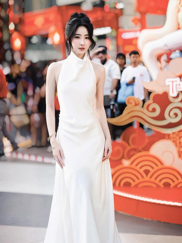 Váy dài thướt tha mang đến vẻ đẹp lãng mạn cho phong cách đầu hè- Ảnh 1.