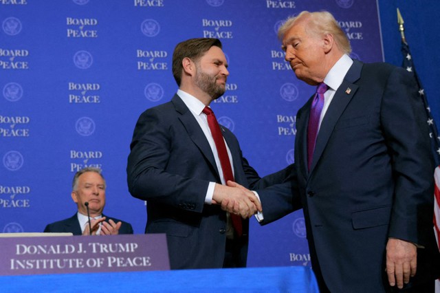 &Ocirc;ng Trump giải th&iacute;ch tin đồn rạn nứt với Ph&oacute; tổng thống Vance- Ảnh 1.