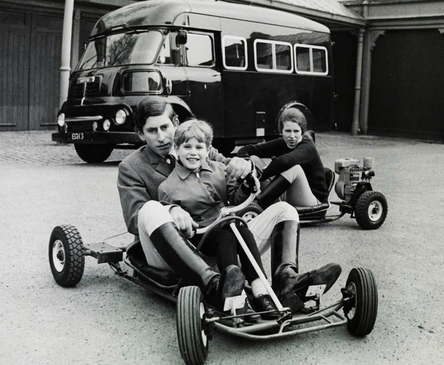 Biểu t&igrave;nh tại Anh nhắm v&agrave;o Vua Charles III, Ho&agrave;ng tử William v&agrave; C&ocirc;ng nương Kate Middleton - Ảnh 4.