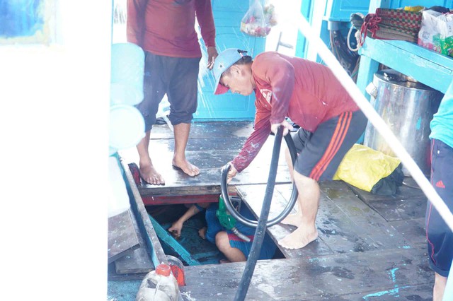 Ngư d&acirc;n nỗ lực vượt kh&oacute; - Ảnh 2.