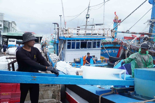 Ngư d&acirc;n nỗ lực vượt kh&oacute; - Ảnh 4.