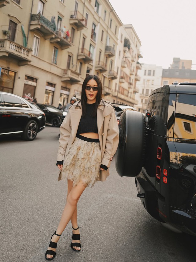  Chân váy bồng bềnh tiểu thư "đổ bộ" đường phố - Ảnh 3.