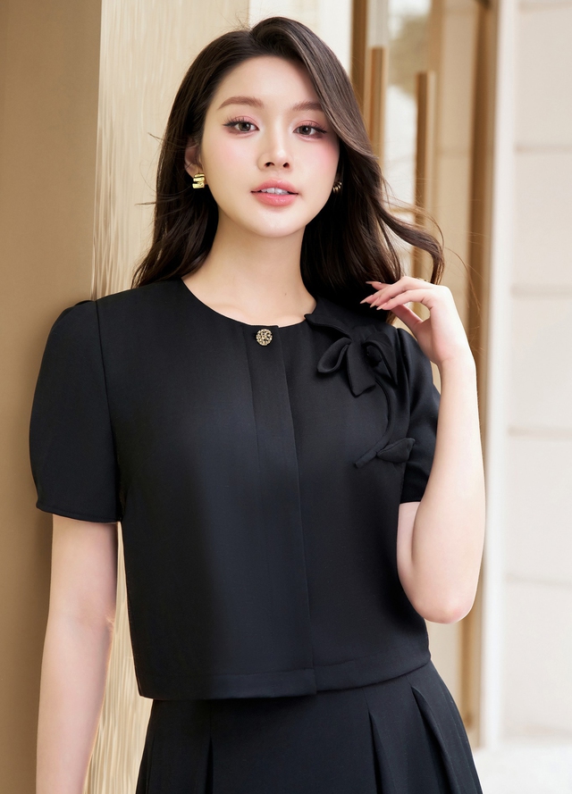 Áo ngắn tay thoáng mát, nhẹ nhàng cho ngày nắng đầu mùa- Ảnh 4.