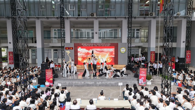 Thi lớp 10 TP.HCM: Trường Nam S&agrave;i G&ograve;n đề xuất tuyển học sinh lớp 9 tại chỗ - Ảnh 2.