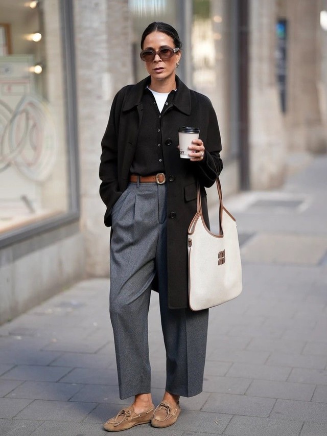 Quần tây xếp ly thanh lịch, thoải mái trở lại mạnh mẽ trên đường phố- Ảnh 4.